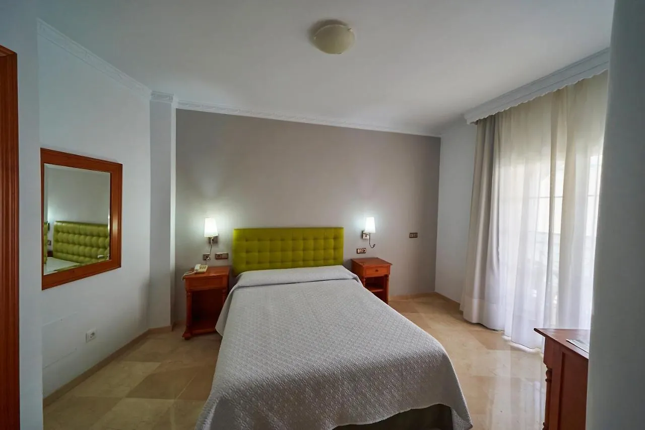 Hotel Bajamar Centro Nerja 2*,